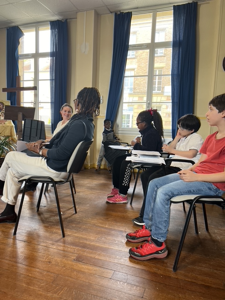 Un atelier de slam pour grands et petits